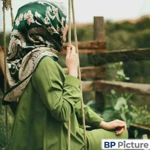 Aesthetic Hidden Face Girl Pic Black And White