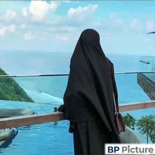 Aesthetic Hidden Face Girl Pic Black And White