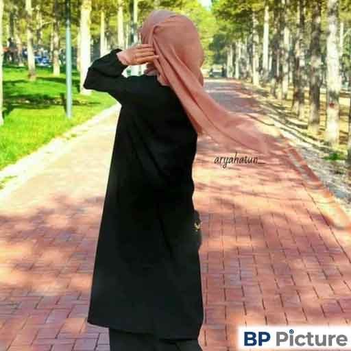 Aesthetic Hidden Face Girl Pic Black And White