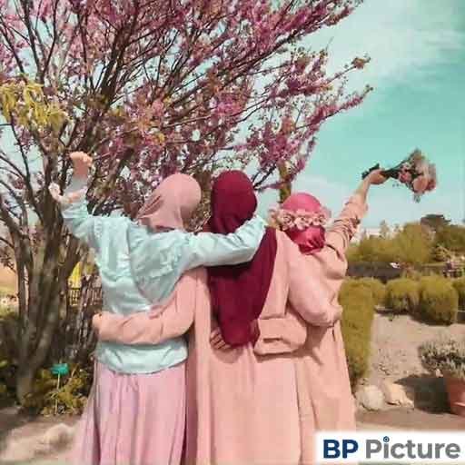 Aesthetic Hidden Face Girl Pic Black And White