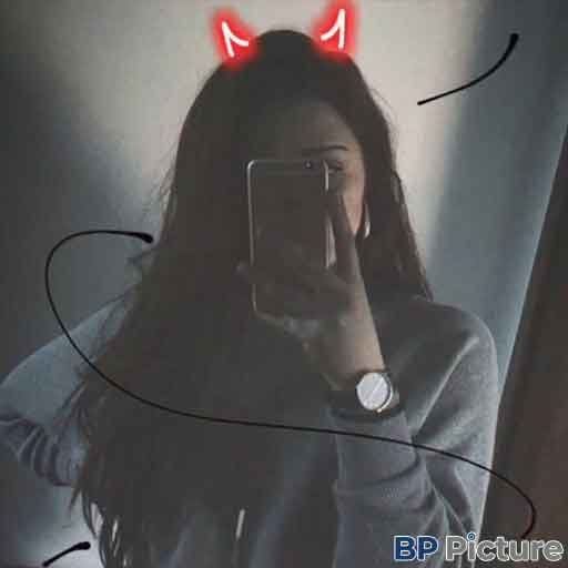 Cute Attitude Dp Girl