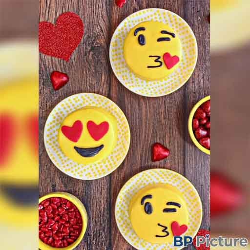Love Emoji Dp