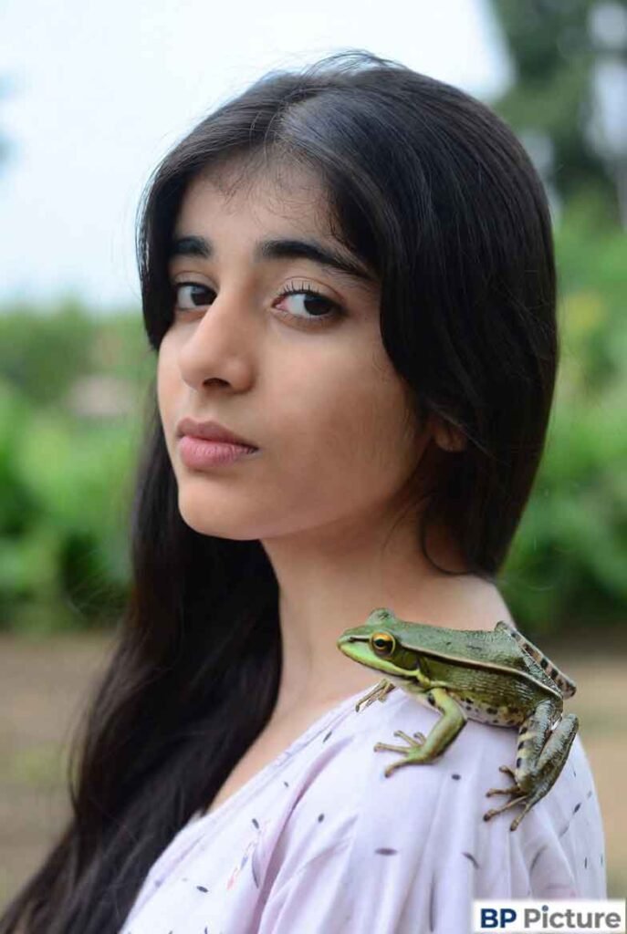 One Girl One Frog Pic